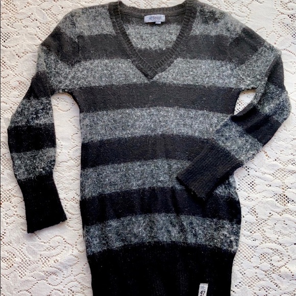 47th  STREET V-NECK STRIPED WOOL SWEATER - Picture 2 of 7